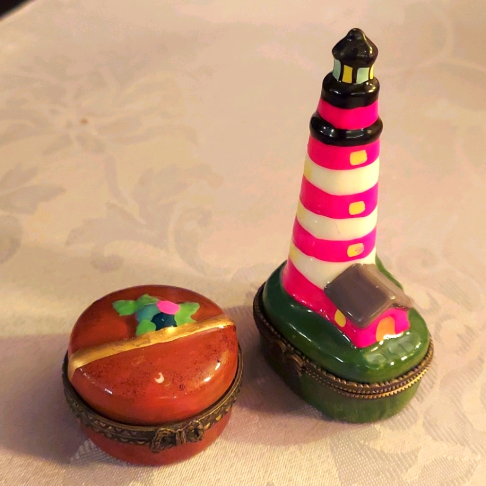 2 trinket miniture keepsakes